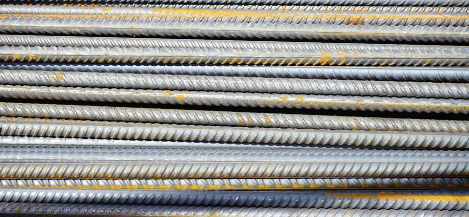 Jak wybrać stal zbrojeniową do budowy domu? Poradnik dla inwestorów